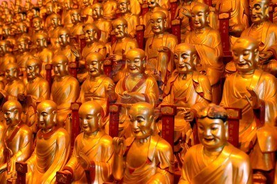 3480287-china-shanghai-city-longhua-temple-hundreds-of-golden-buddhas-sculptures-having-gathering-in